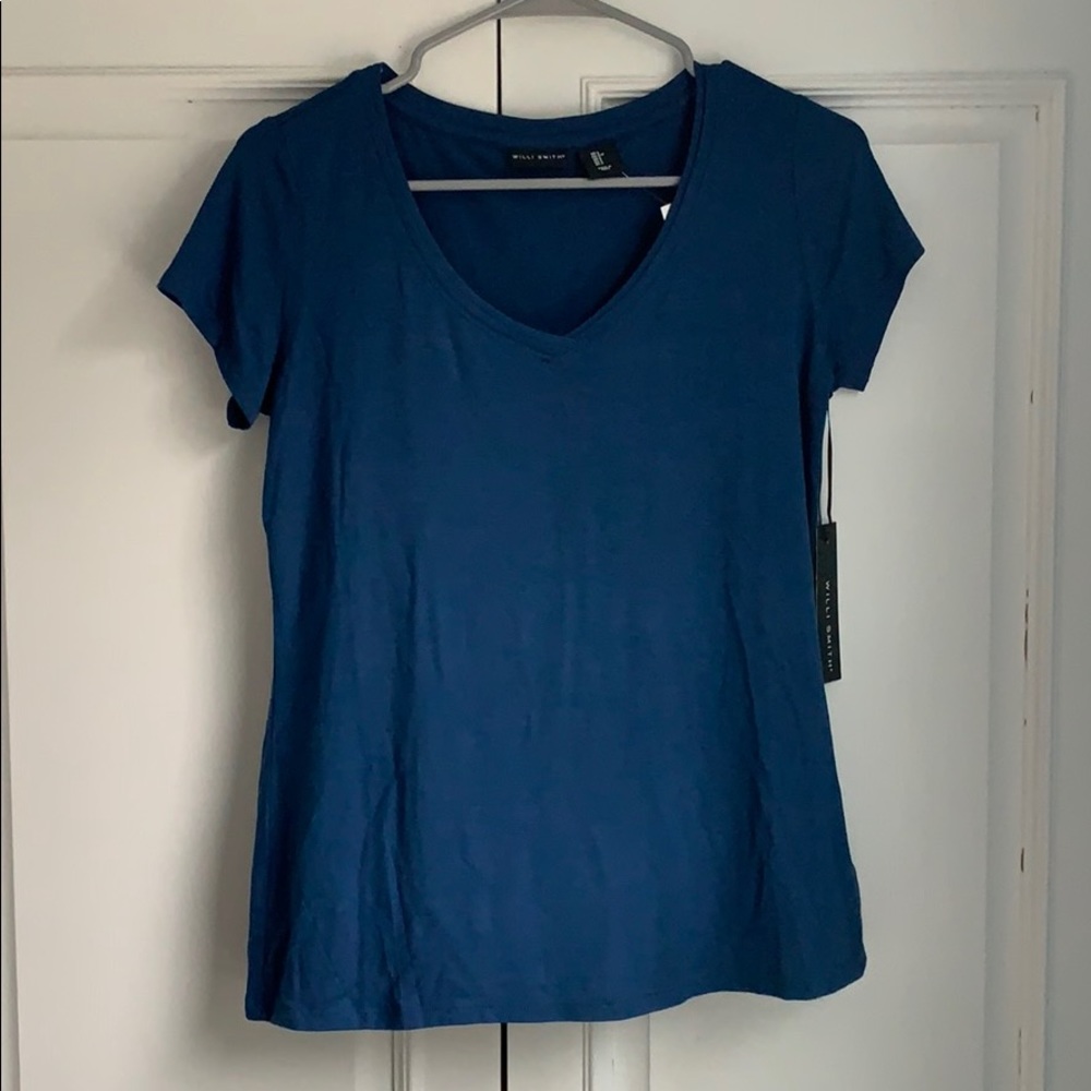 Blue short-sleeve t-shirt
